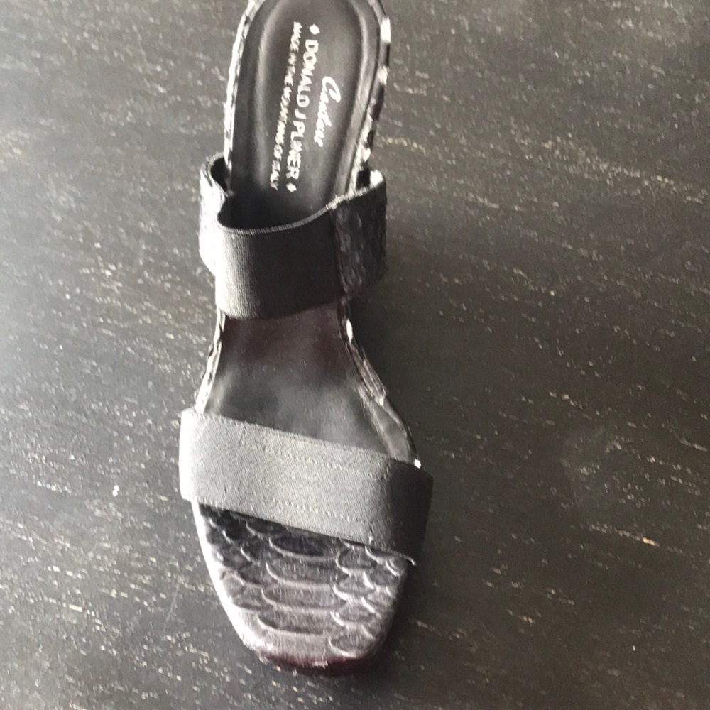 Sandals - Picture 2 of 6